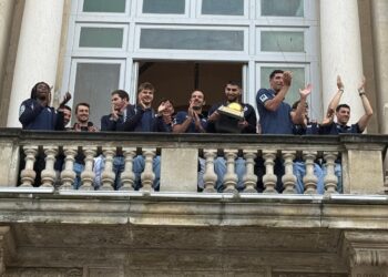 Montpellier en bleu et orange : La Comédie exulte pour ses champions