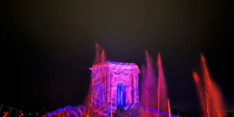 Un show aquatique et lumineux inédit au What A Trip Festival