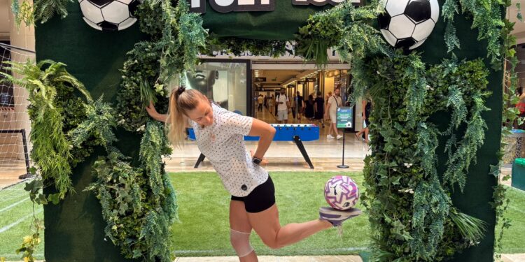 La championne du monde de football freestyle au Polygone