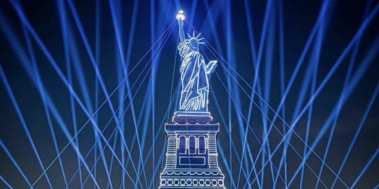 De New York à l'Hérault : Le directeur artistique du futur Château de Lumières de Castries illumine la Statue de la Liberté