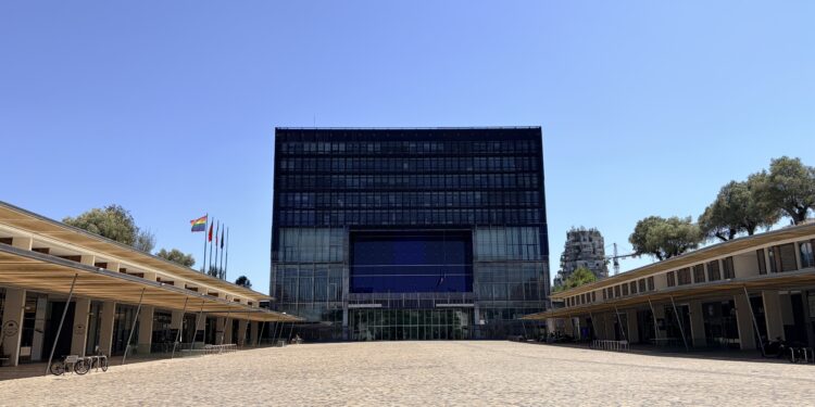 Hôtel de Ville de Montpellier : poussez les portes d'un monument d'architecture contemporaine