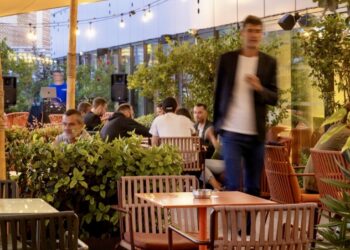 Montpellier : Le Belaroïa transforme sa terrasse en Comedy Club gratuit