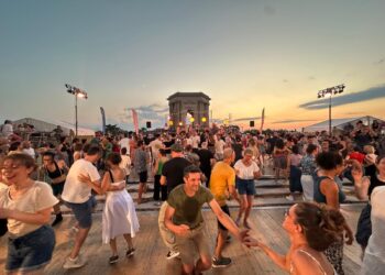 Swing, vin et douceur d'été : La formule magique de Swinging Montpellier au Peyrou