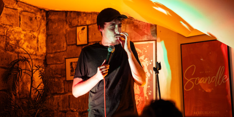 Le South Comedy Club relance le stand-up à Montpellier chez « Un Bar et JIVAY »