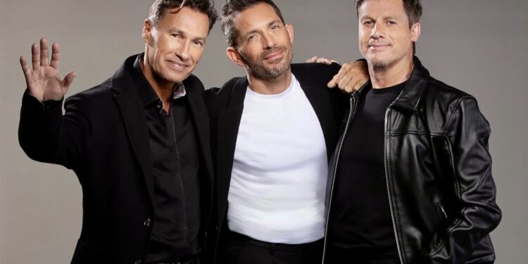 Le boys band Worlds Apart à La Grande-Motte