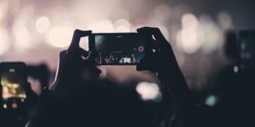 Un sourire pour le festival de la photo à Montarnaud