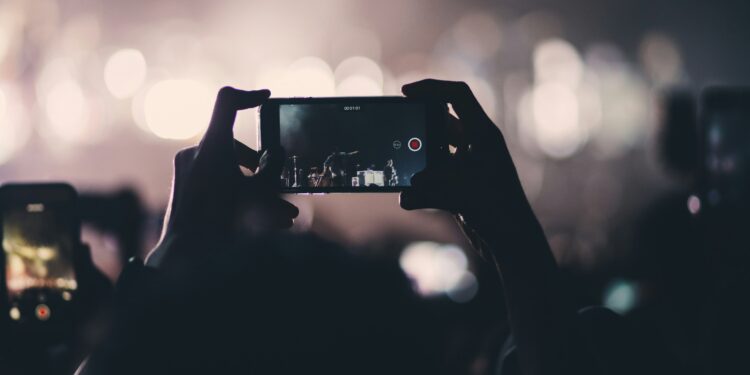 Un sourire pour le festival de la photo à Montarnaud